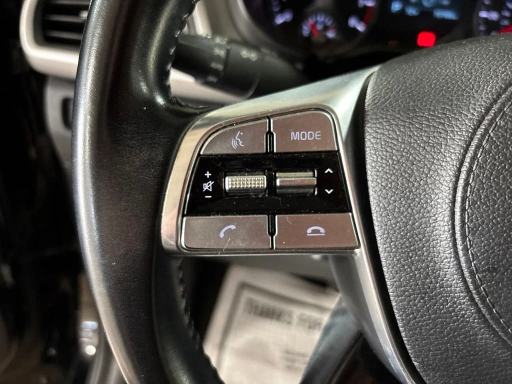 Used 2020 Black Kia S image 19