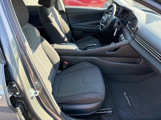 New 2026 Gray Hyundai SE image 33