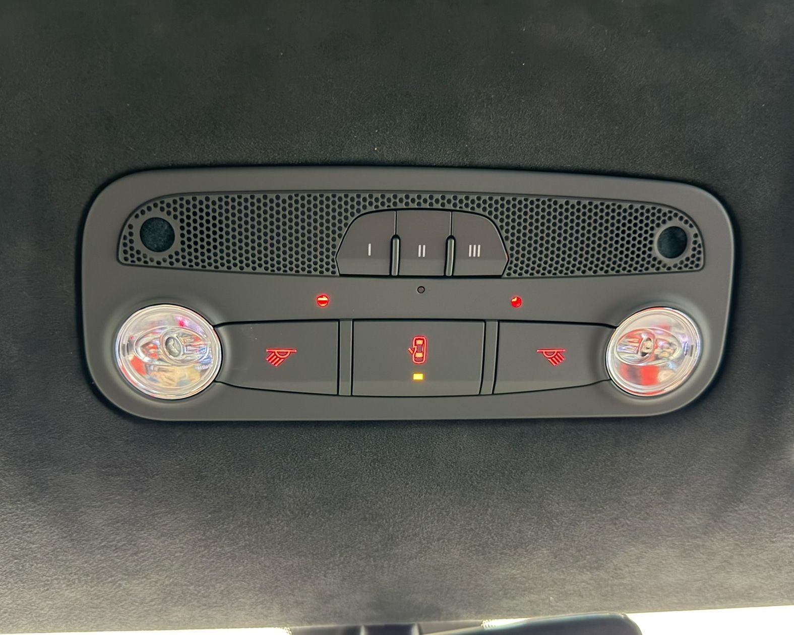 Used 2022  Lamborghini Base image 24