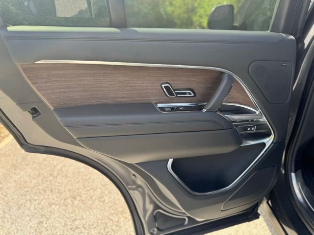 New 2026 Carpathian Grey Land Rover SE image 12