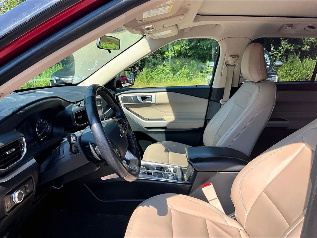 Used 2021 Red Ford XLT image 4