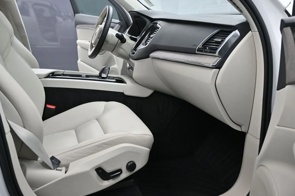Certified Used 2024 Crystal White Volvo Plus image 21