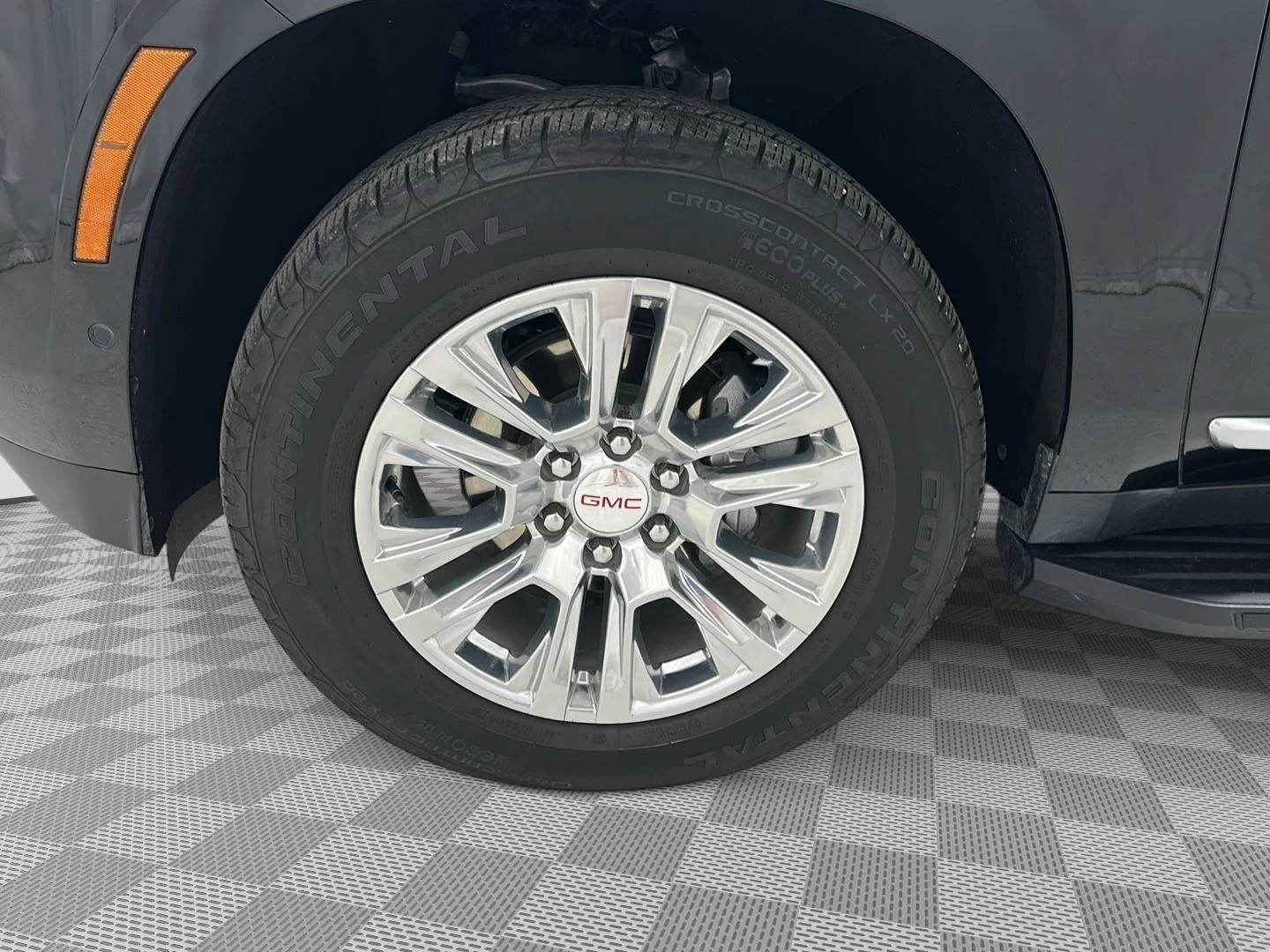 Used 2025 Onyx Black GMC Denali image 30