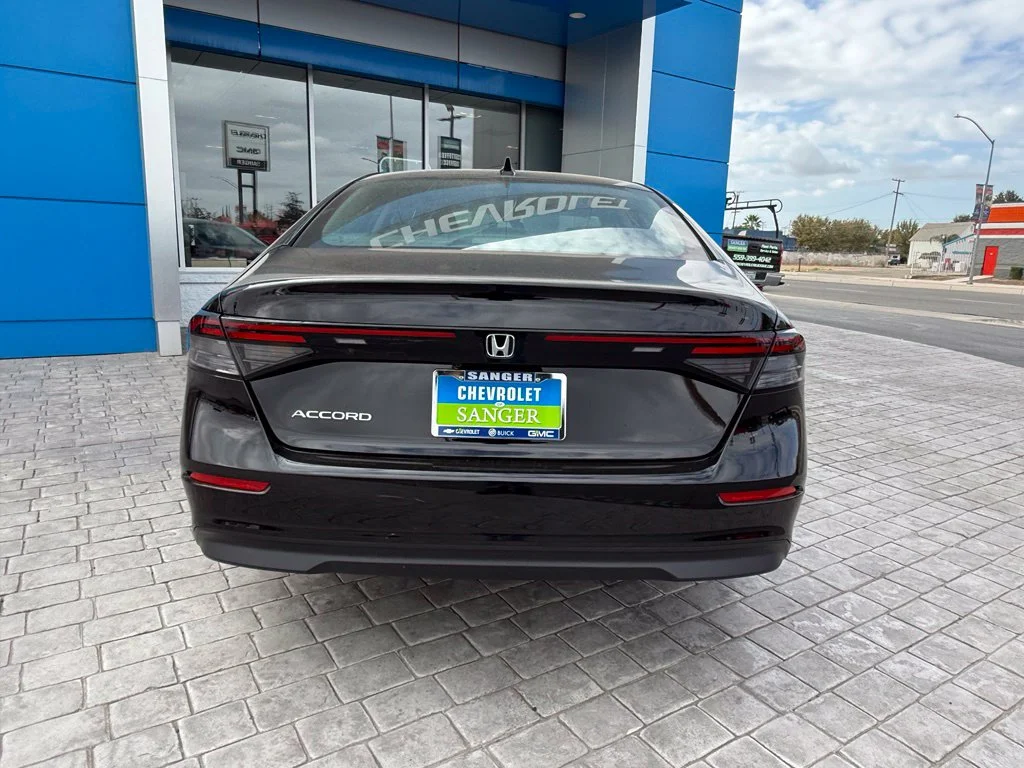Used 2025 Black Honda SE image 9
