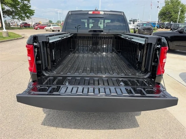 New 2026 Diamond Black Crystal Pearl-Coat Exterior Paint RAM Laramie image 6