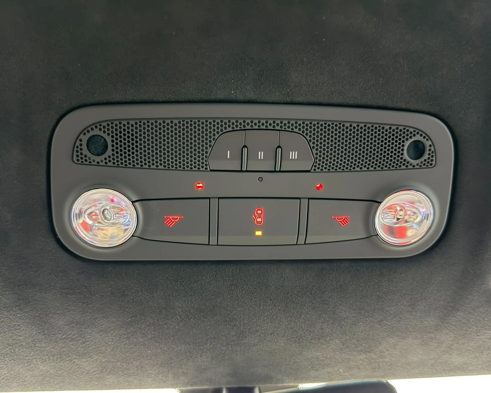 Used 2022  Lamborghini Base image 24