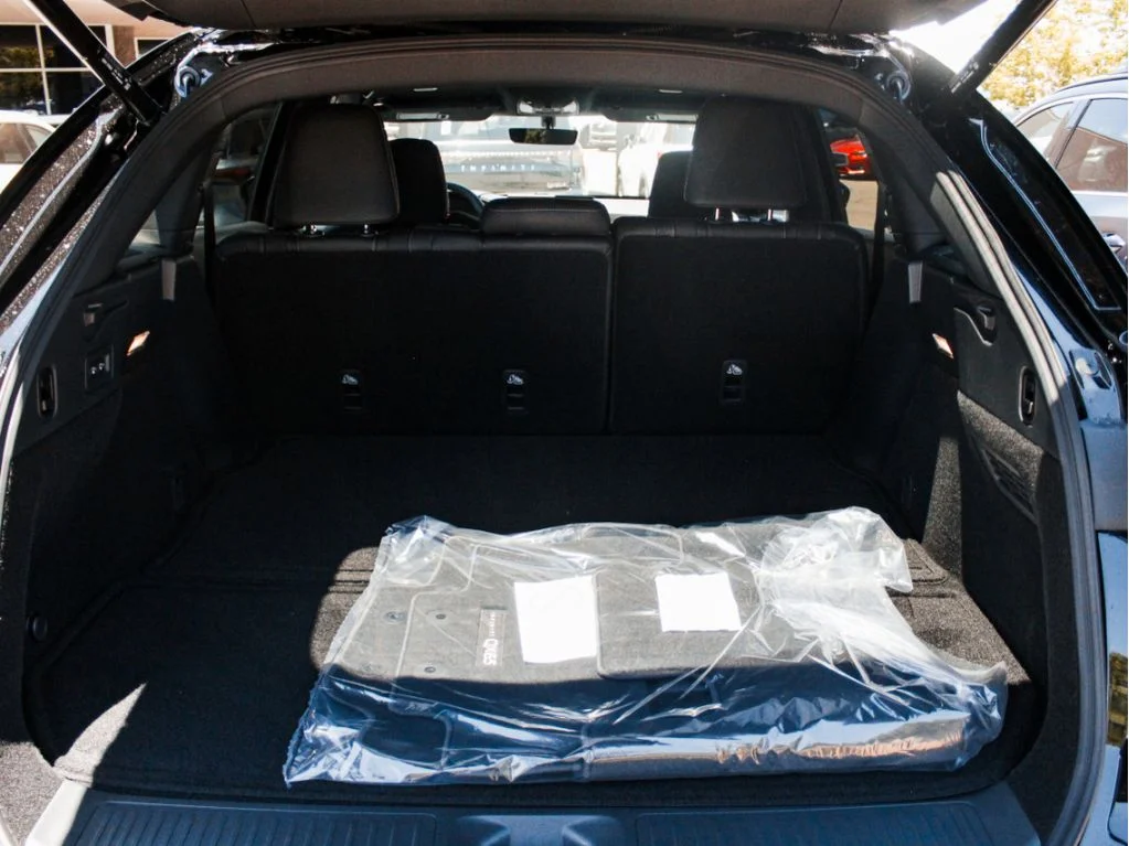 New 2027 BLACK OBSIDIAN INFINITI Luxe AWD image 29