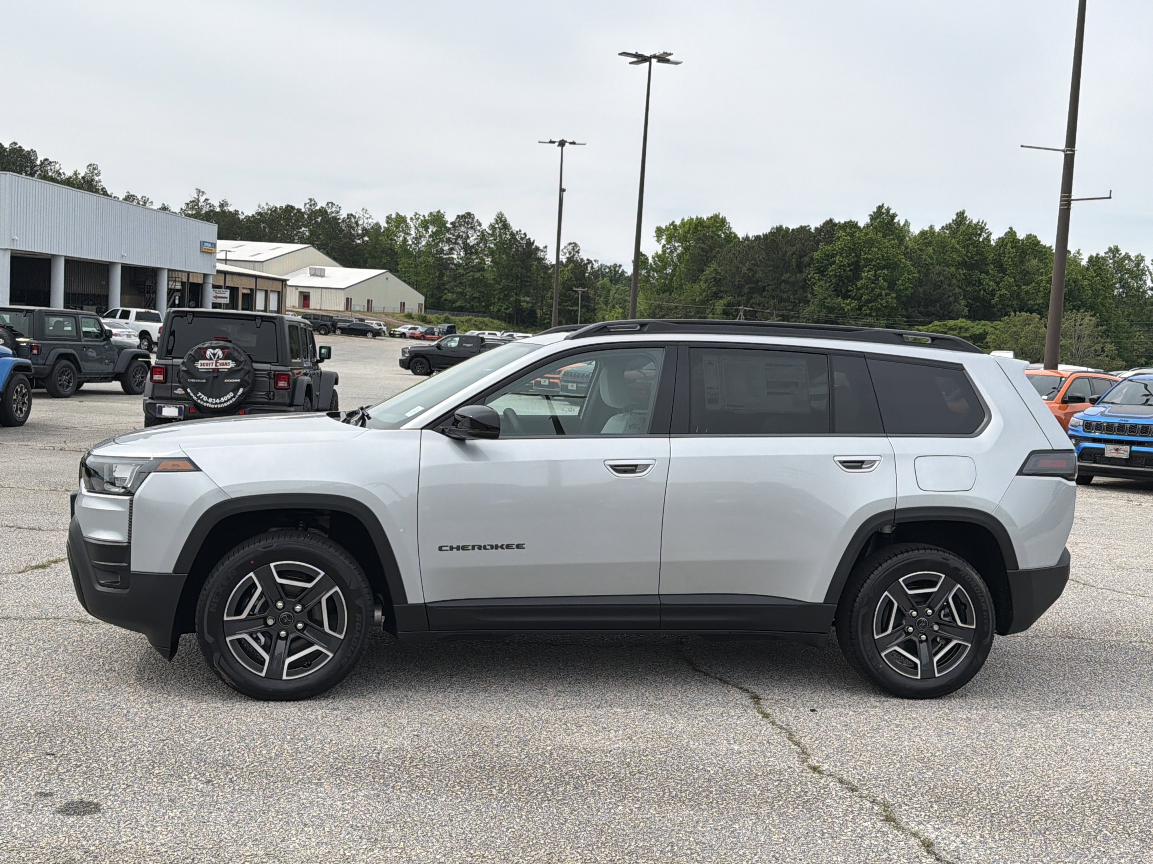 New 2026 Silver Zynith Clear-Coat Exterior Paint Jeep Limited image 4