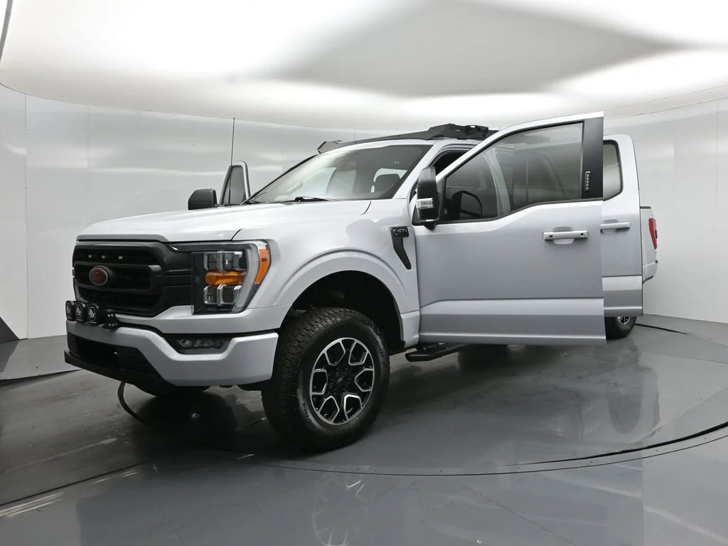 Used 2022 White Ford XLT image 28