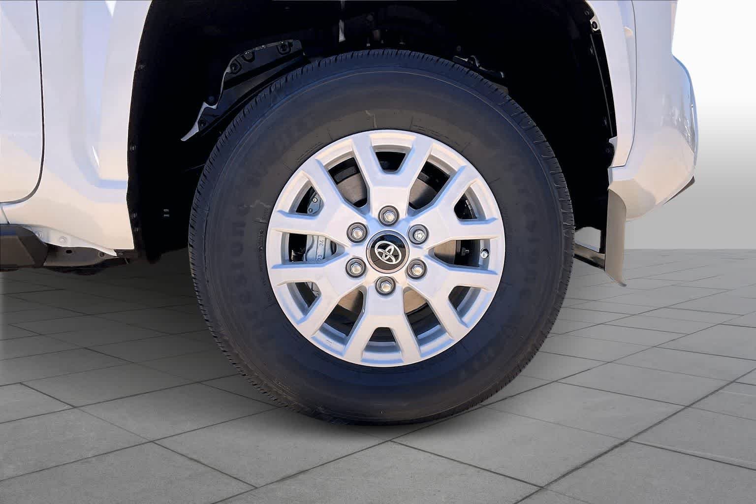 2026 Toyota Tacoma SR5 - Photo 12