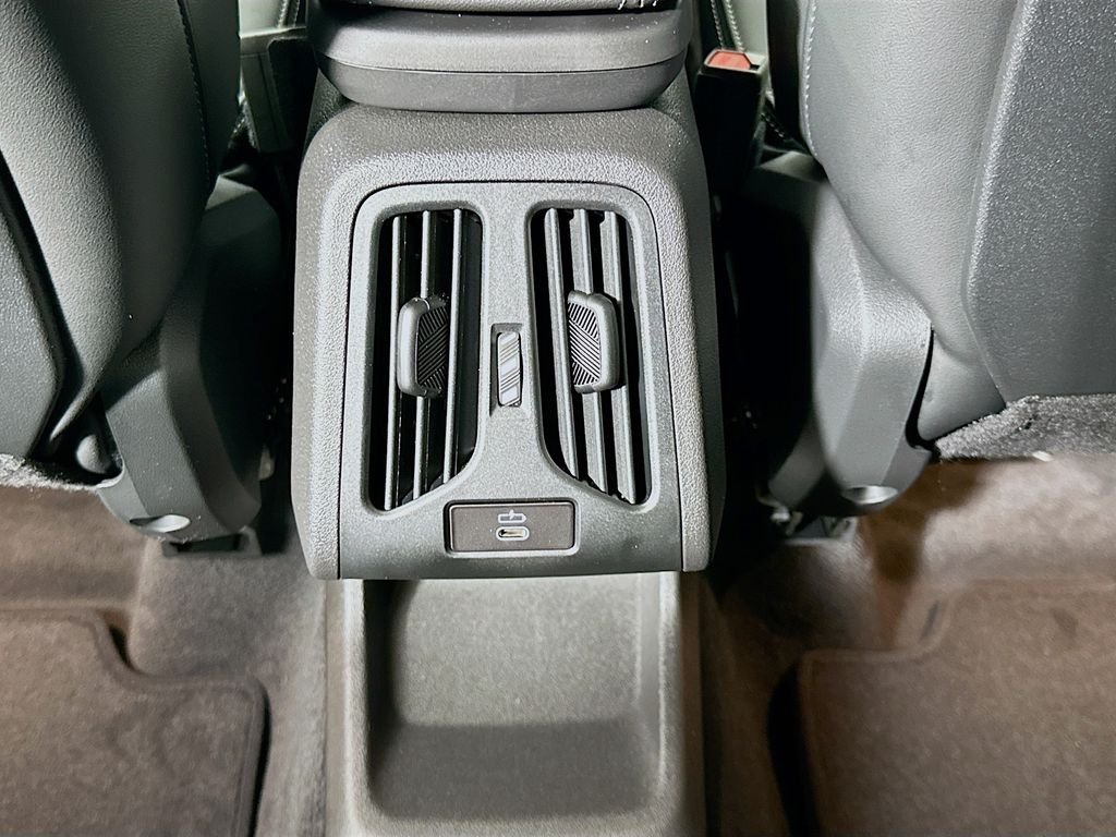New 2026 Jet Black BMW xDrive28i image 18