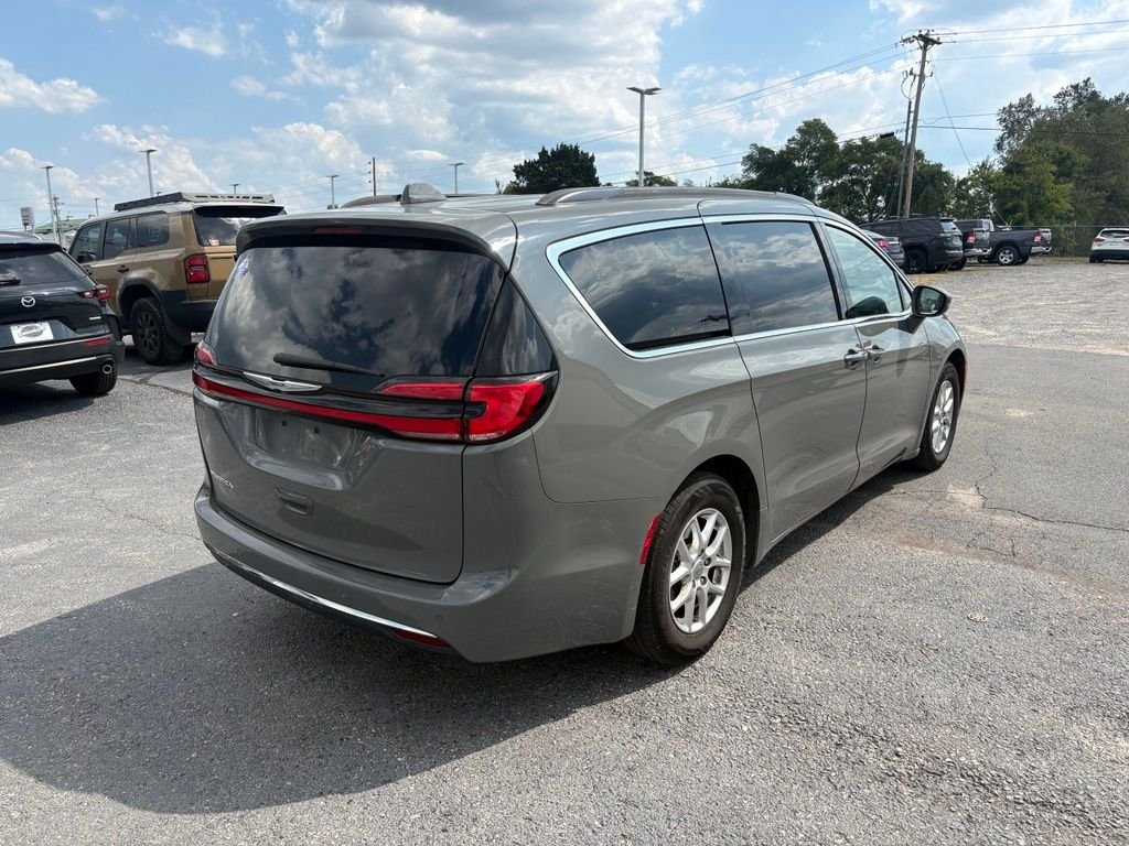 Used 2022 White Chrysler Touring L image 5