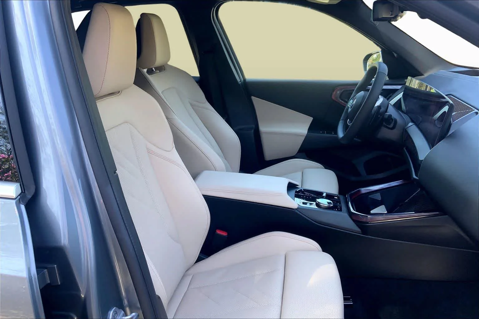 Used 2025 Skyscraper Gray Metallic BMW 30 xDrive image 7