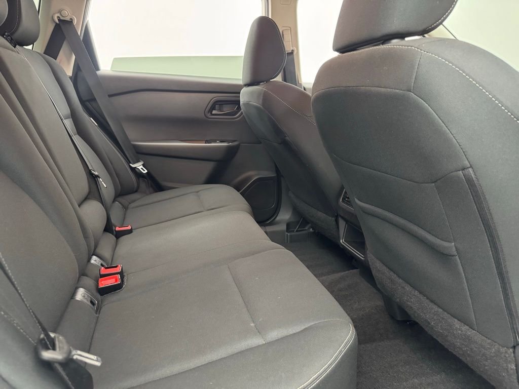Used 2024 Glacier White Nissan S image 32