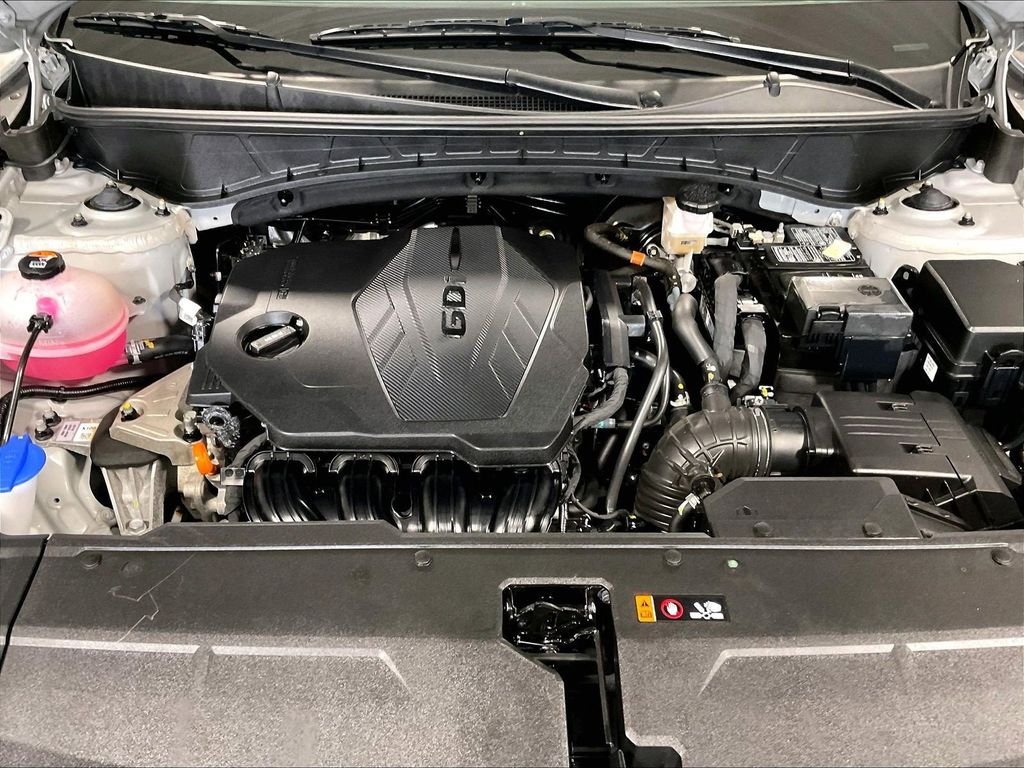 Used 2024 Silver Hyundai SE image 28