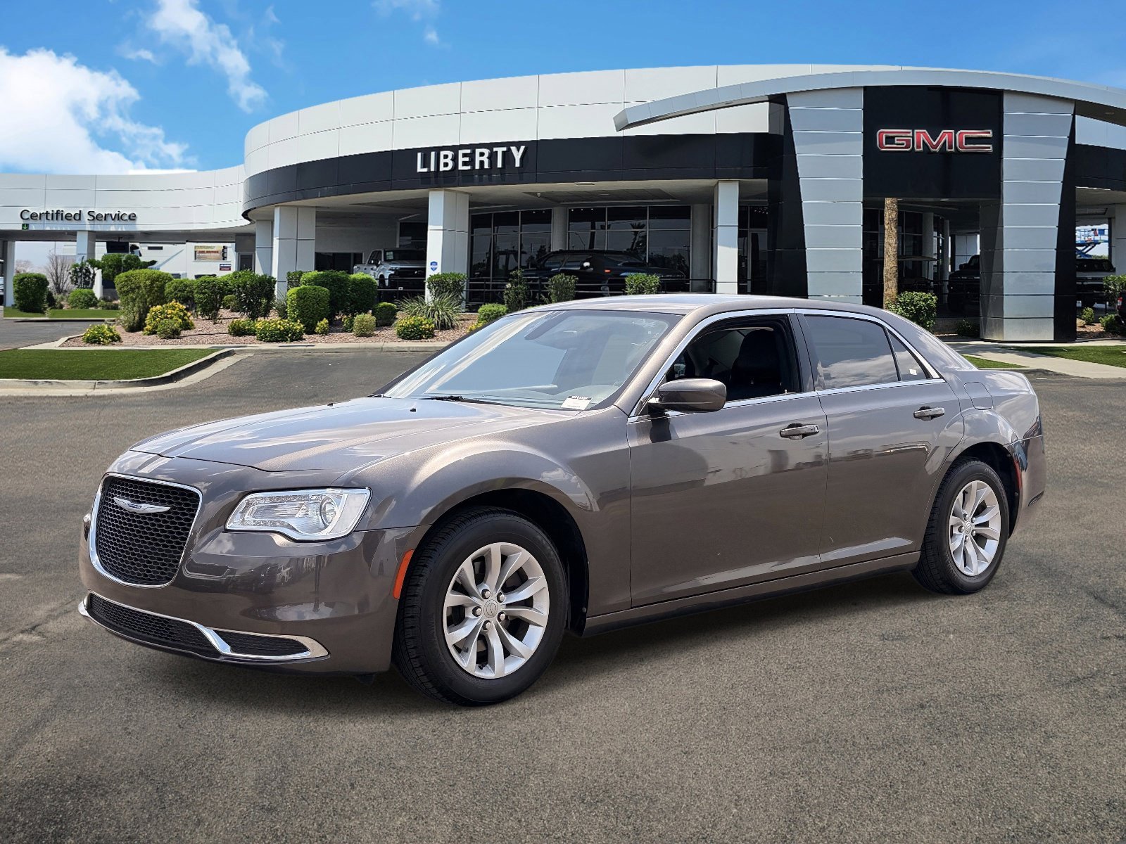 Used 2020 Granite Crystal Metallic Clearcoat Chrysler Touring image 25