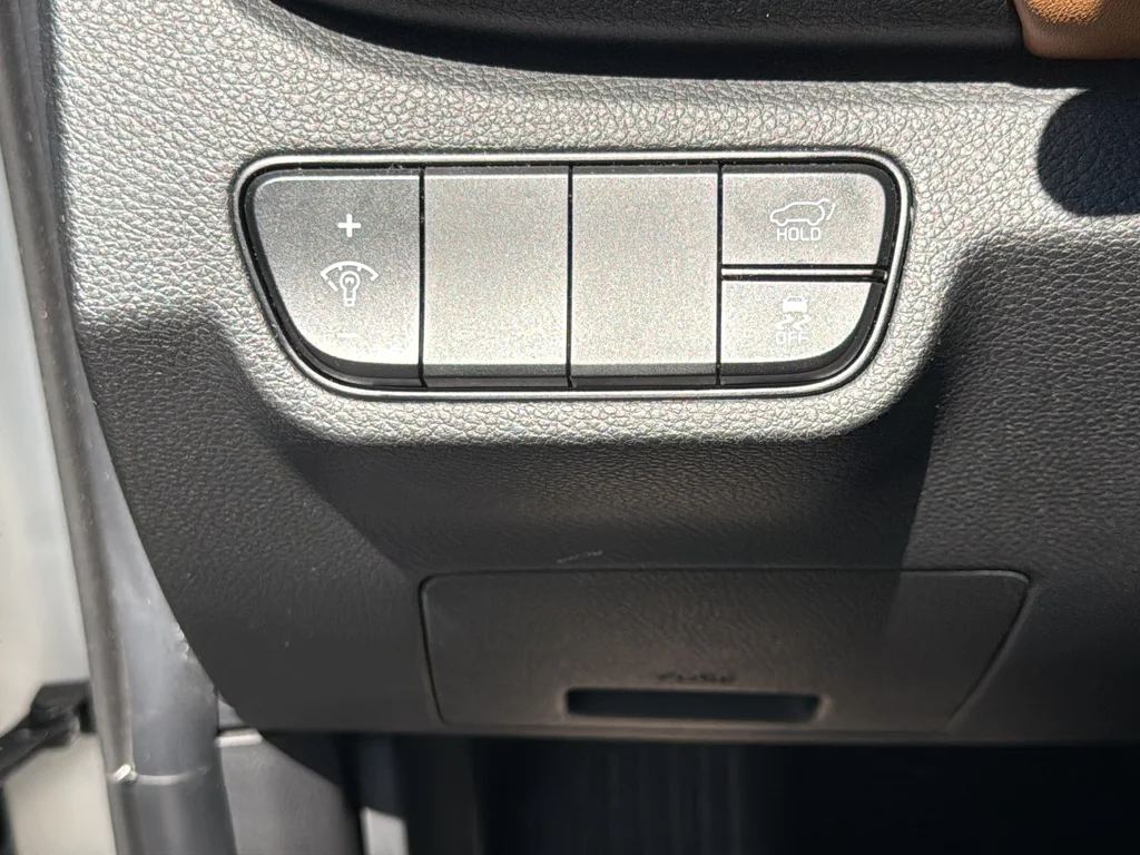 Certified Used 2024 White Kia SX image 28