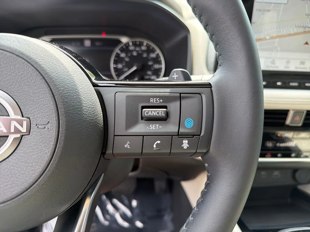 Used 2023 White Nissan SL image 24