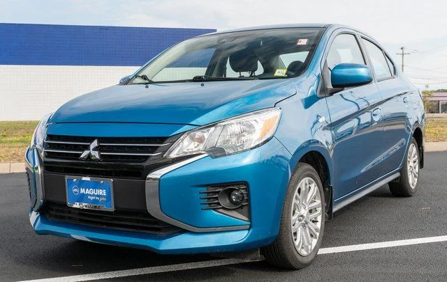 Used 2024 Blue Mitsubishi LE image 2