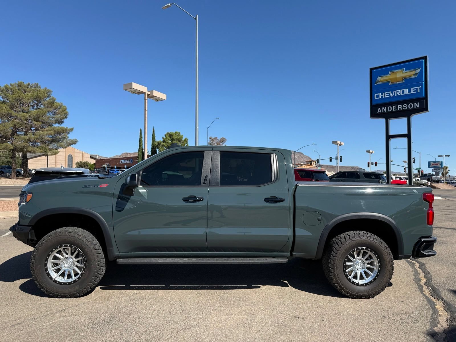2025 Chevrolet Silverado 1500 ZR2 - Photo 13