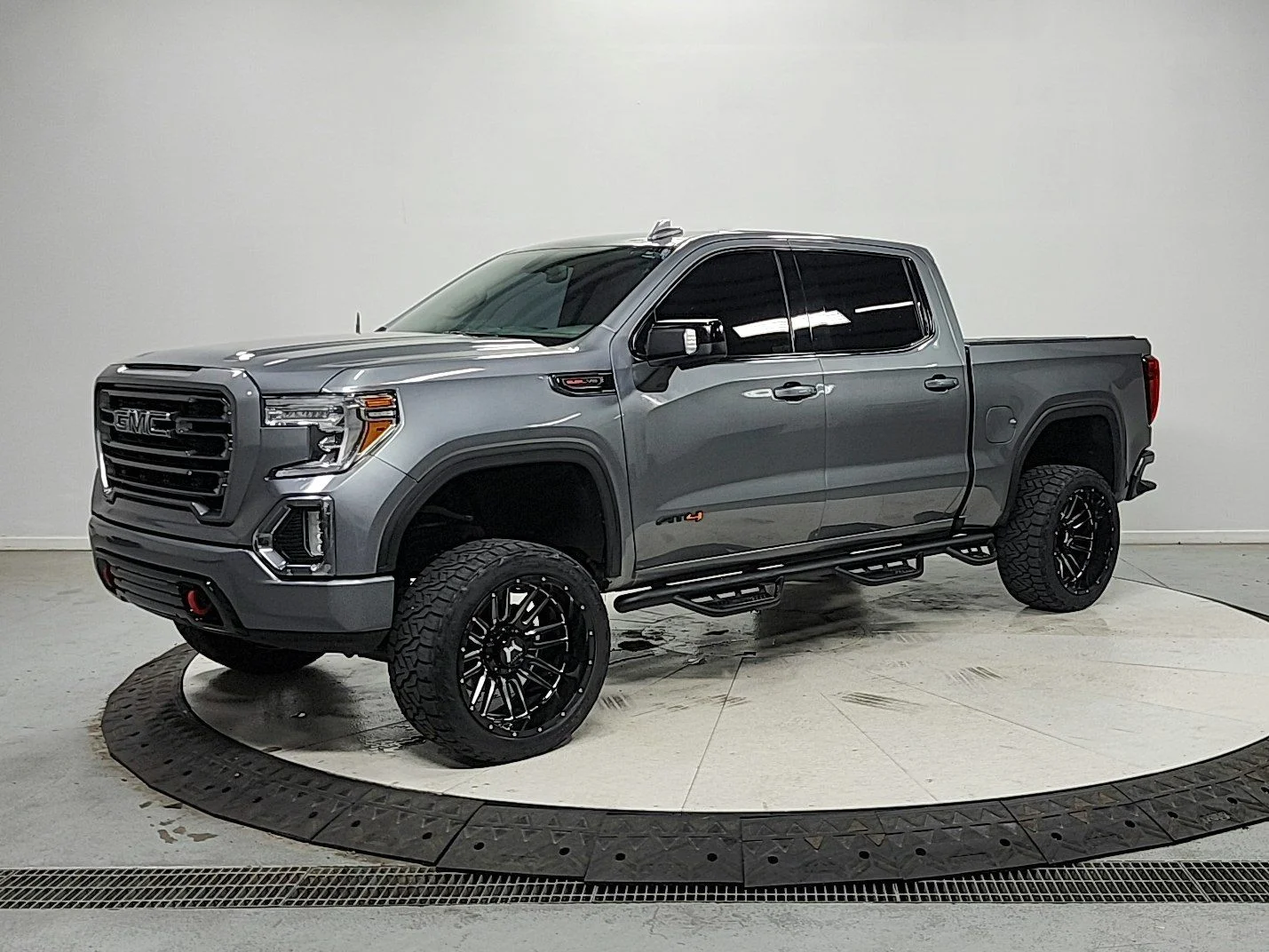 Used 2021 Gray GMC AT4 image 3