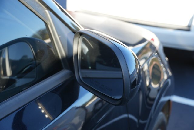Used 2022 Black Kia S image 23