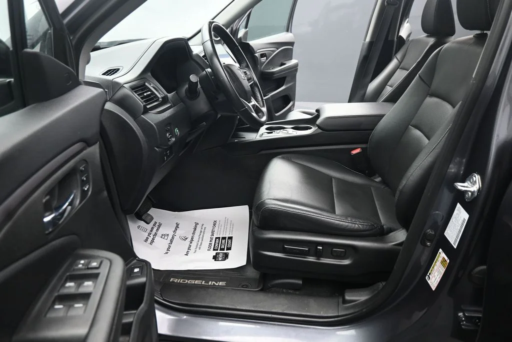 Used 2024  Honda RTL image 17