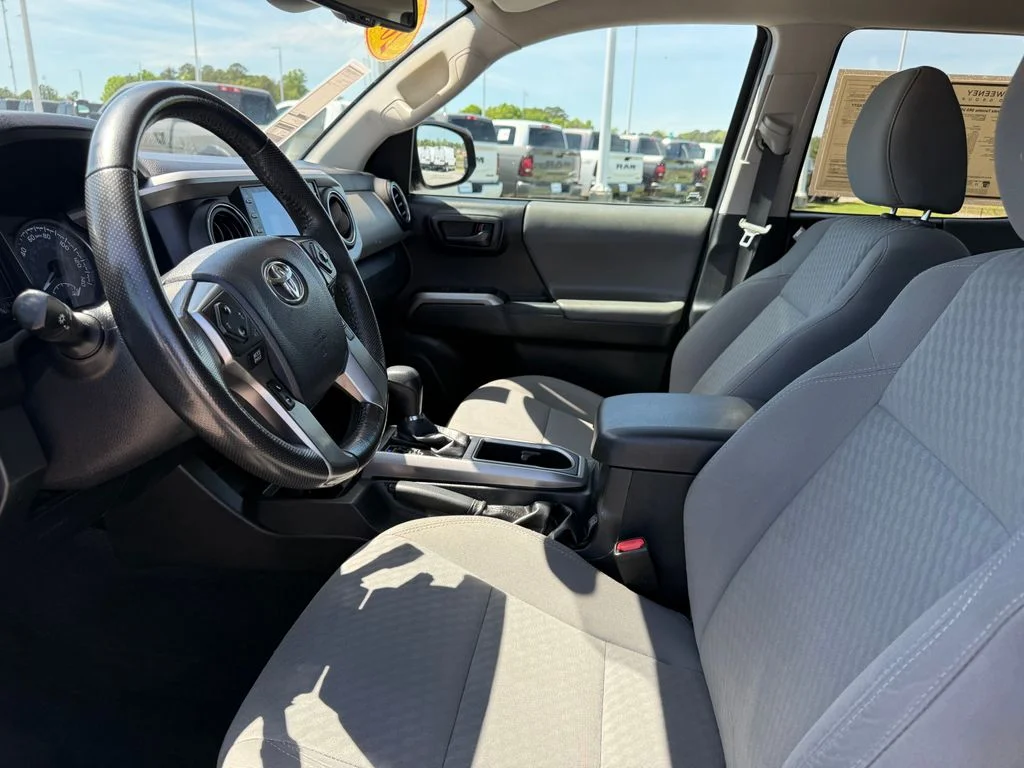 Used 2020 Gray Toyota SR5 image 10