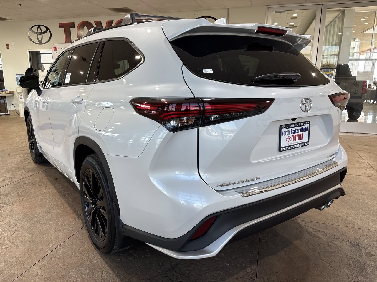 New 2026 Wind Chill Pearl <sup>1</sup> Toyota  XSE image 8