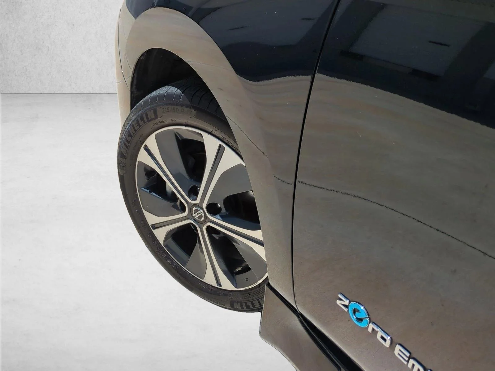 Used 2019 Super Black Nissan SL PLUS image 10