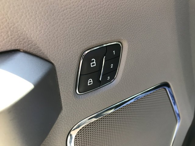 Used 2020 Oxford White Ford LARIAT image 16