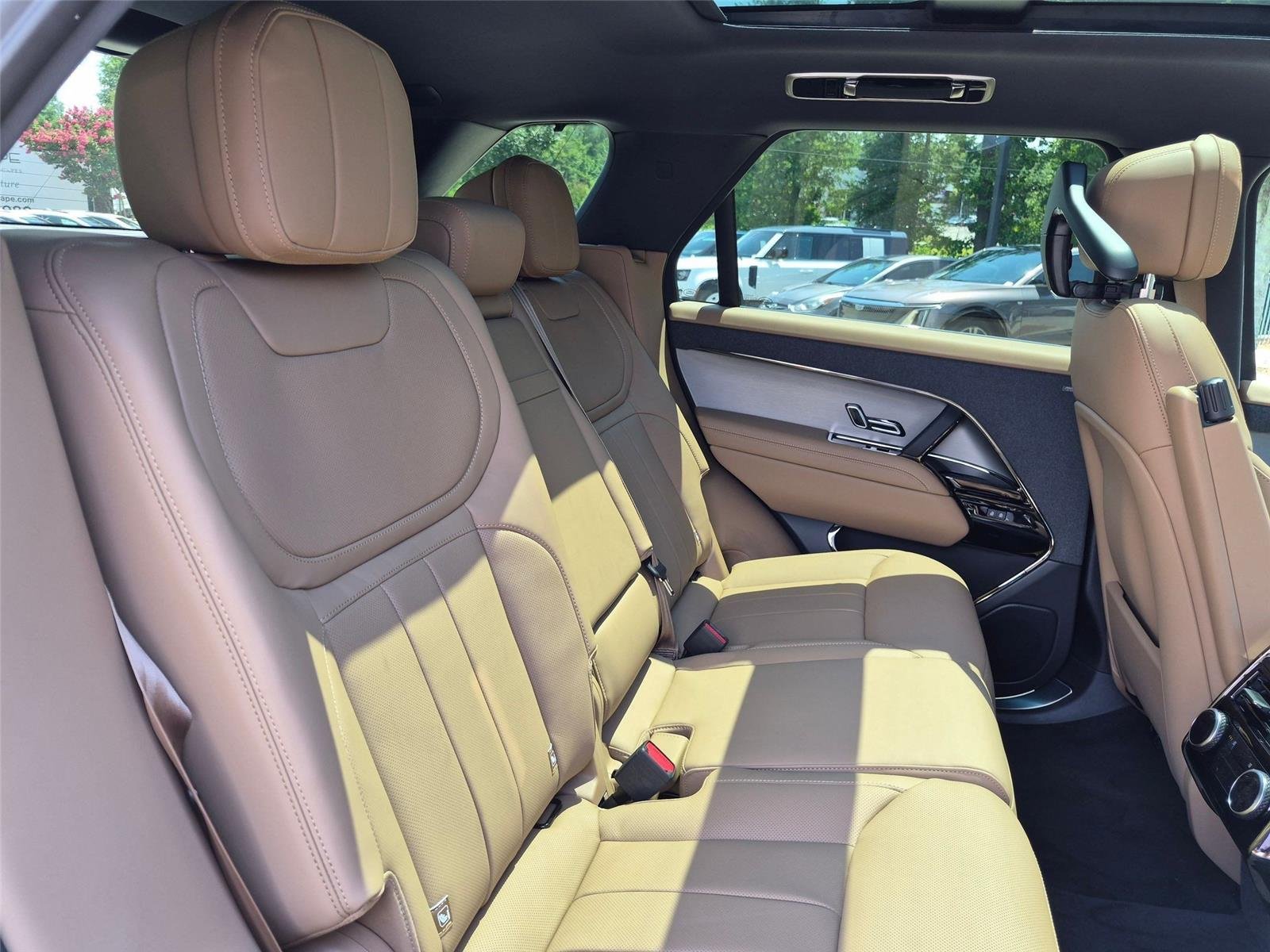 New 2026 Varesine Blue Metallic Land Rover SE image 29