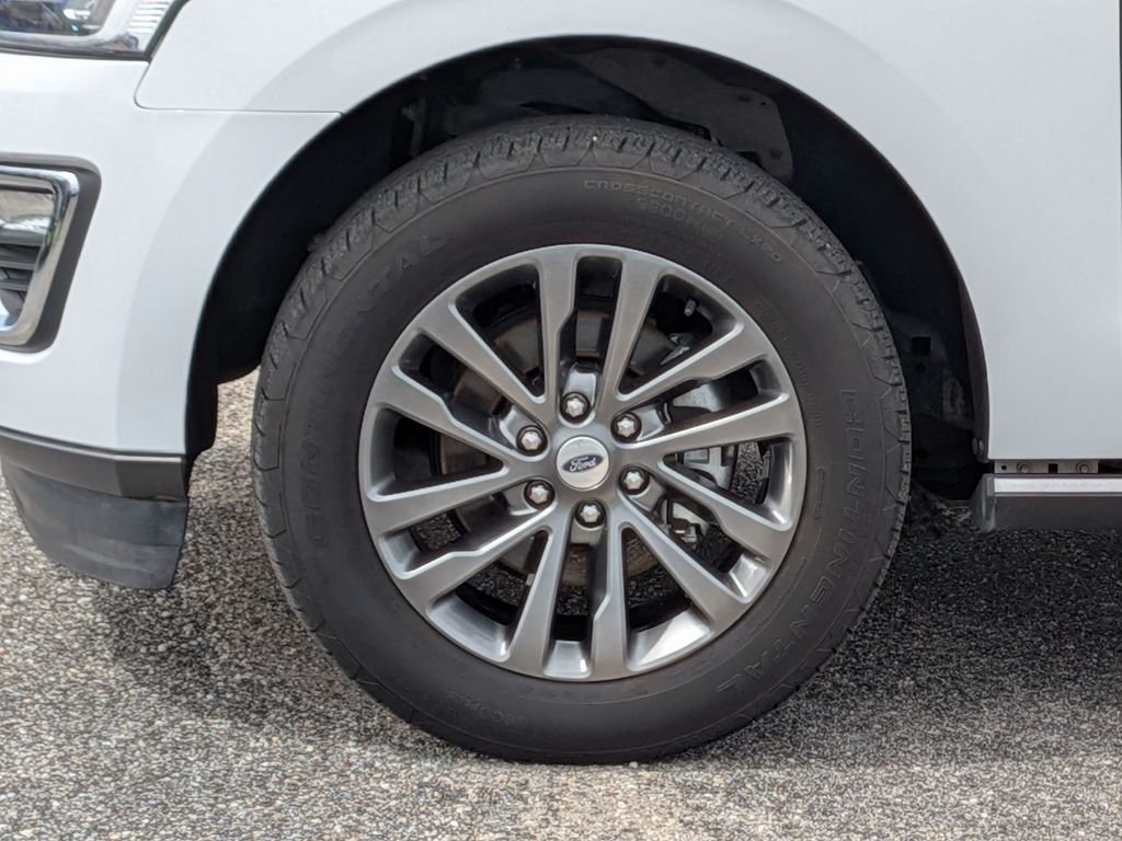 Used 2021 White Ford Limited image 12