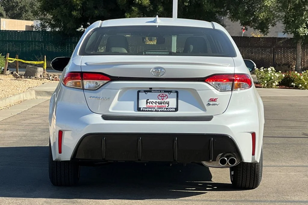 New 2026 Wind Chill Pearl Toyota Hybrid SE image 5