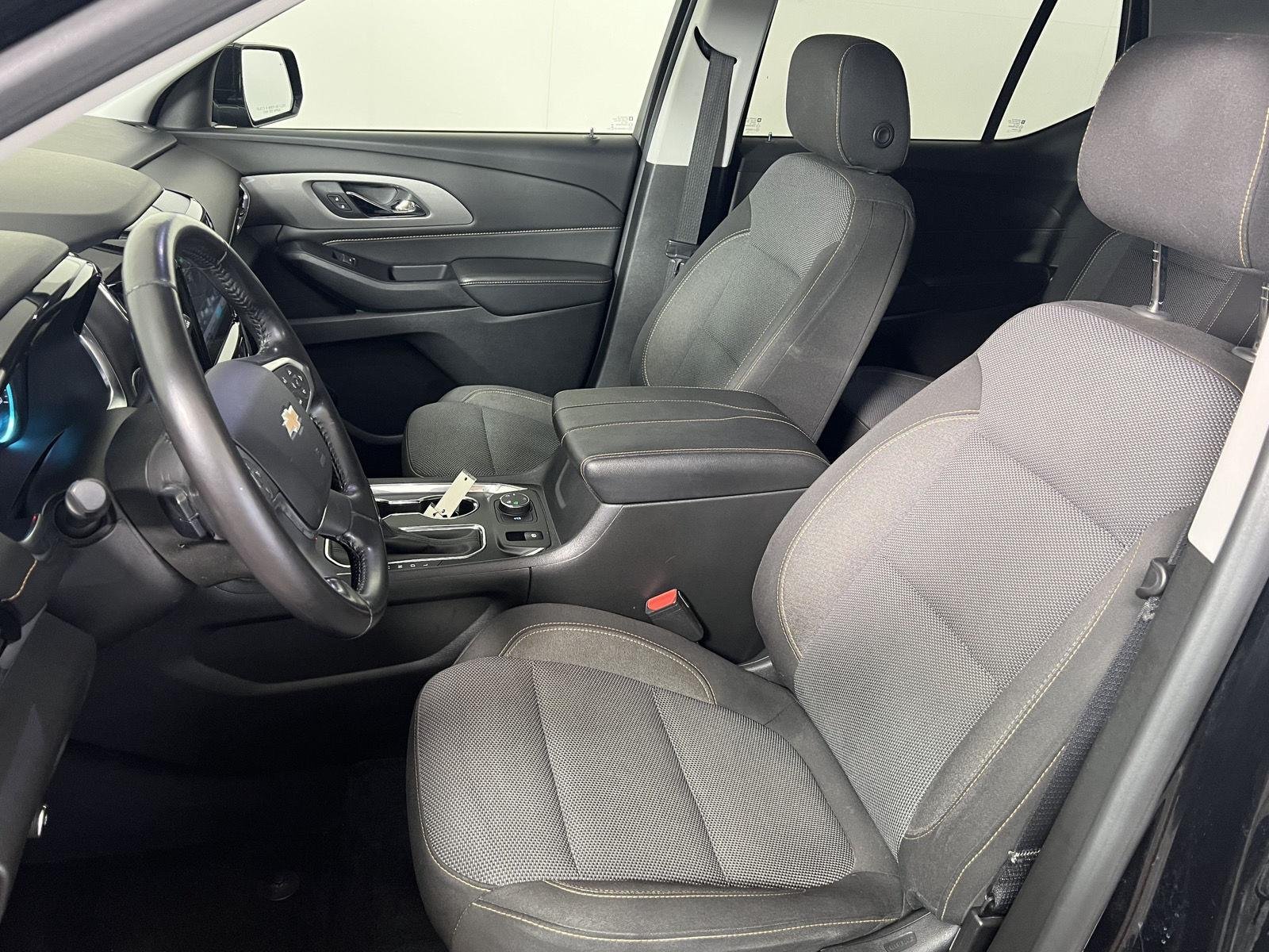 Used 2018 Mosaic Black Metallic Chevrolet LT Cloth image 6