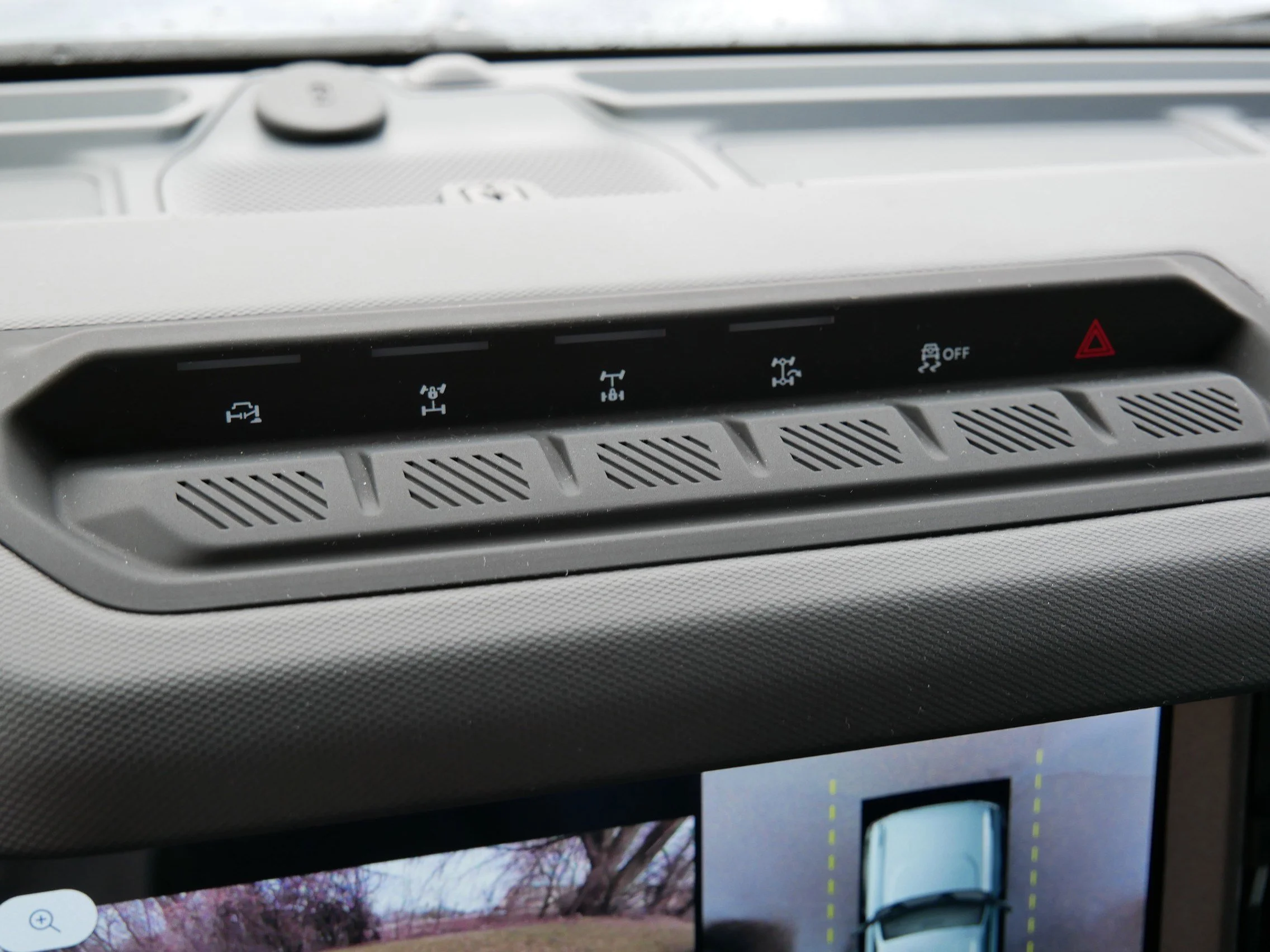 New 2025 Azure Gray Metallic Ford Badlands image 34