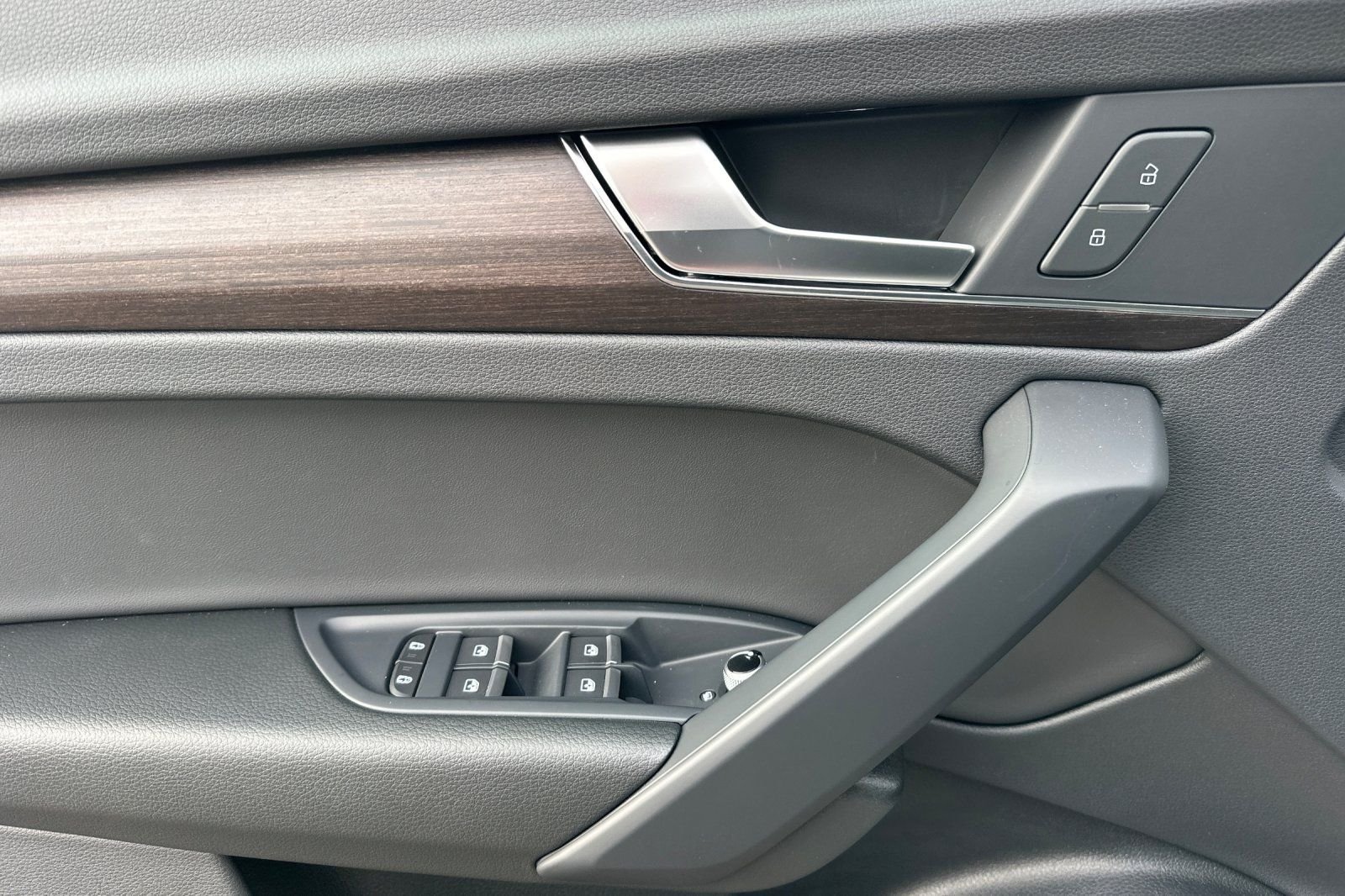 Used 2025 Silver Audi  image 10