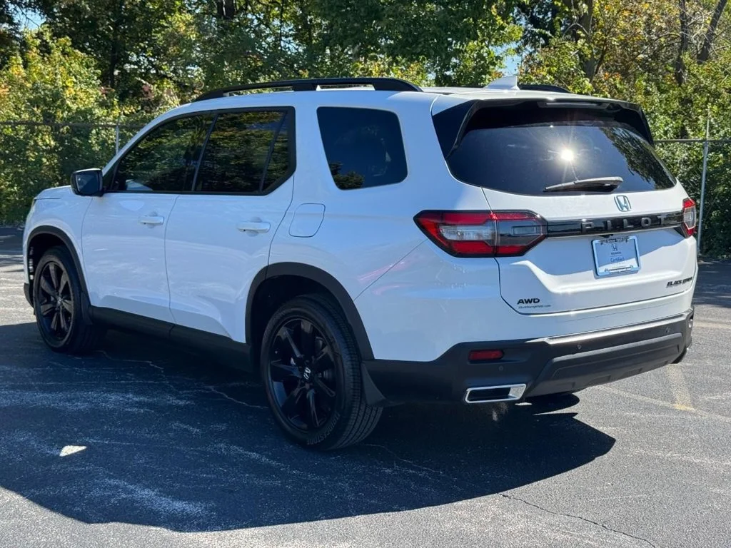 Certified Used 2025 White Honda Black Edition image 8
