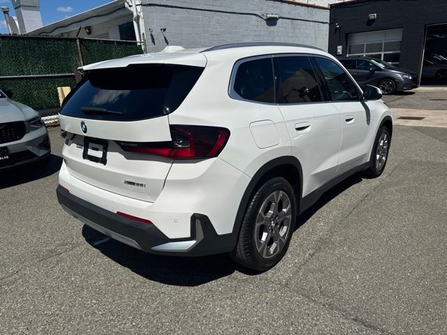 Used 2023 White BMW xDrive28i image 5