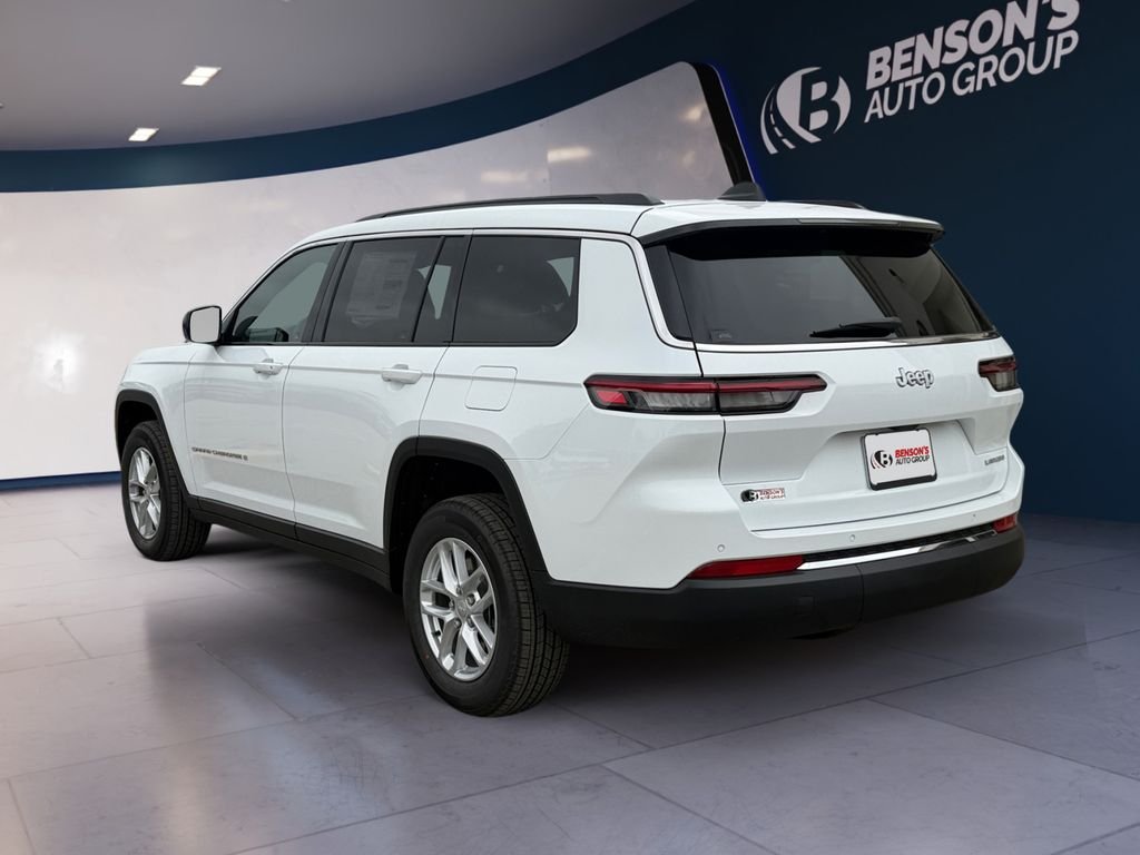 New 2026 Bright White Clear-Coat Exterior Paint Jeep Laredo image 3
