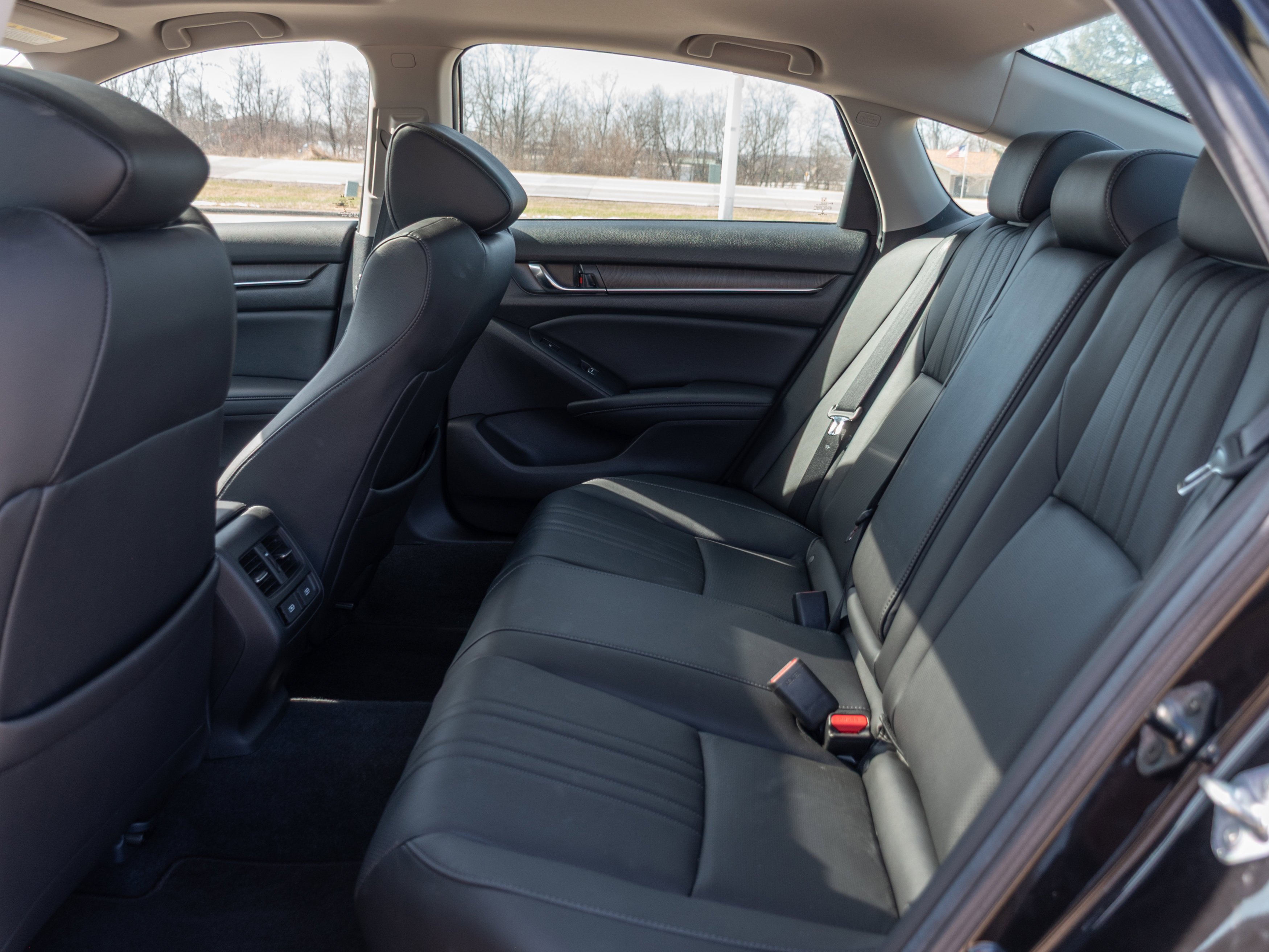 2022 Honda Accord Hybrid Touring - Photo 18