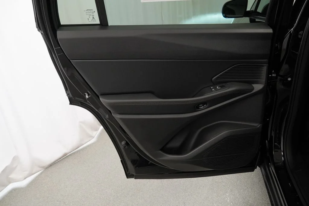 New 2026 Diamond Black Crystal Pearl-Coat Exterior Paint Jeep Limited image 29