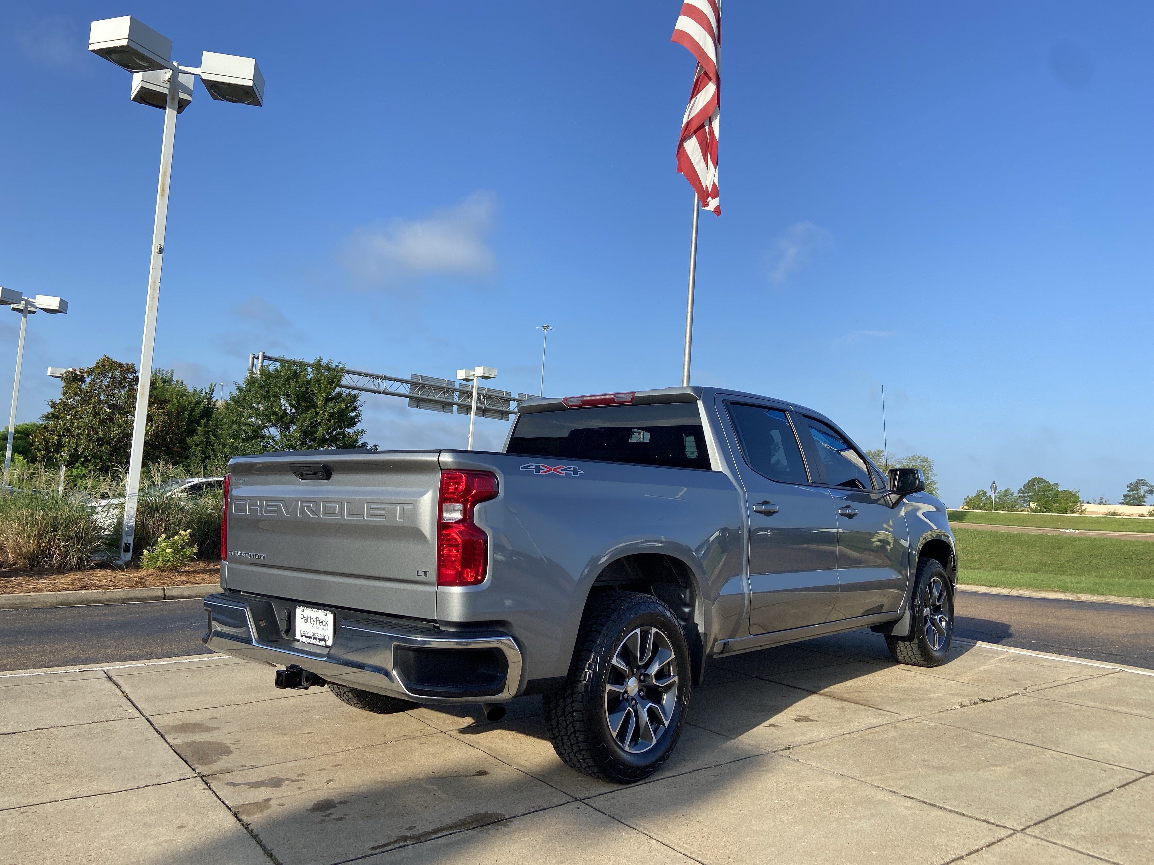 Used 2023 Sterling Gray Metallic Chevrolet LT image 15