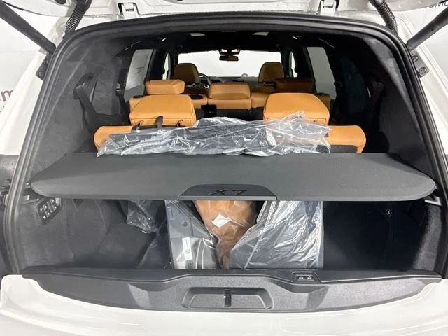 New 2026 White BMW xDrive40i image 28