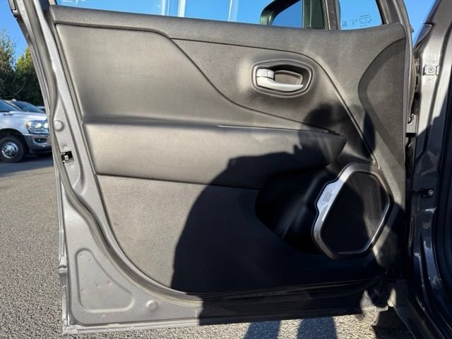 Used 2023 Graphite Gray Jeep Latitude image 24