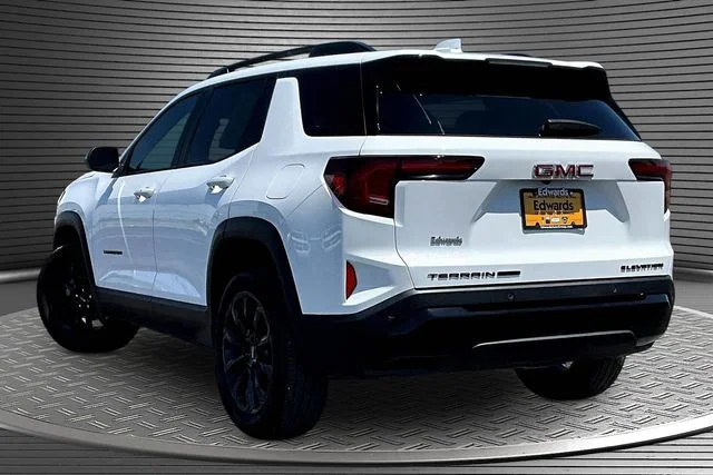 Used 2025 White GMC Elevation image 4