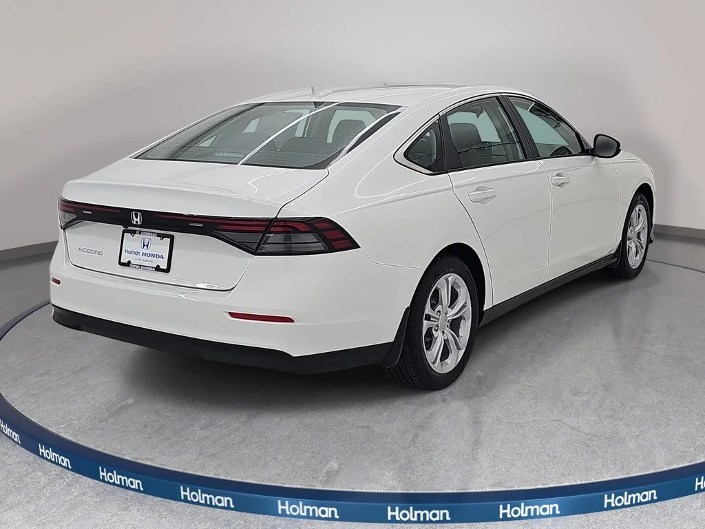 New 2026 Platinum White Pearl Honda LX image 6