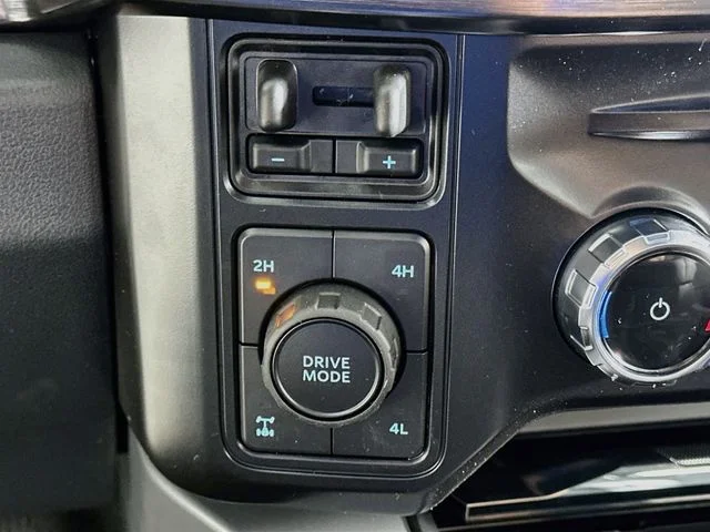 New 2027 Black Ford Lariat image 19