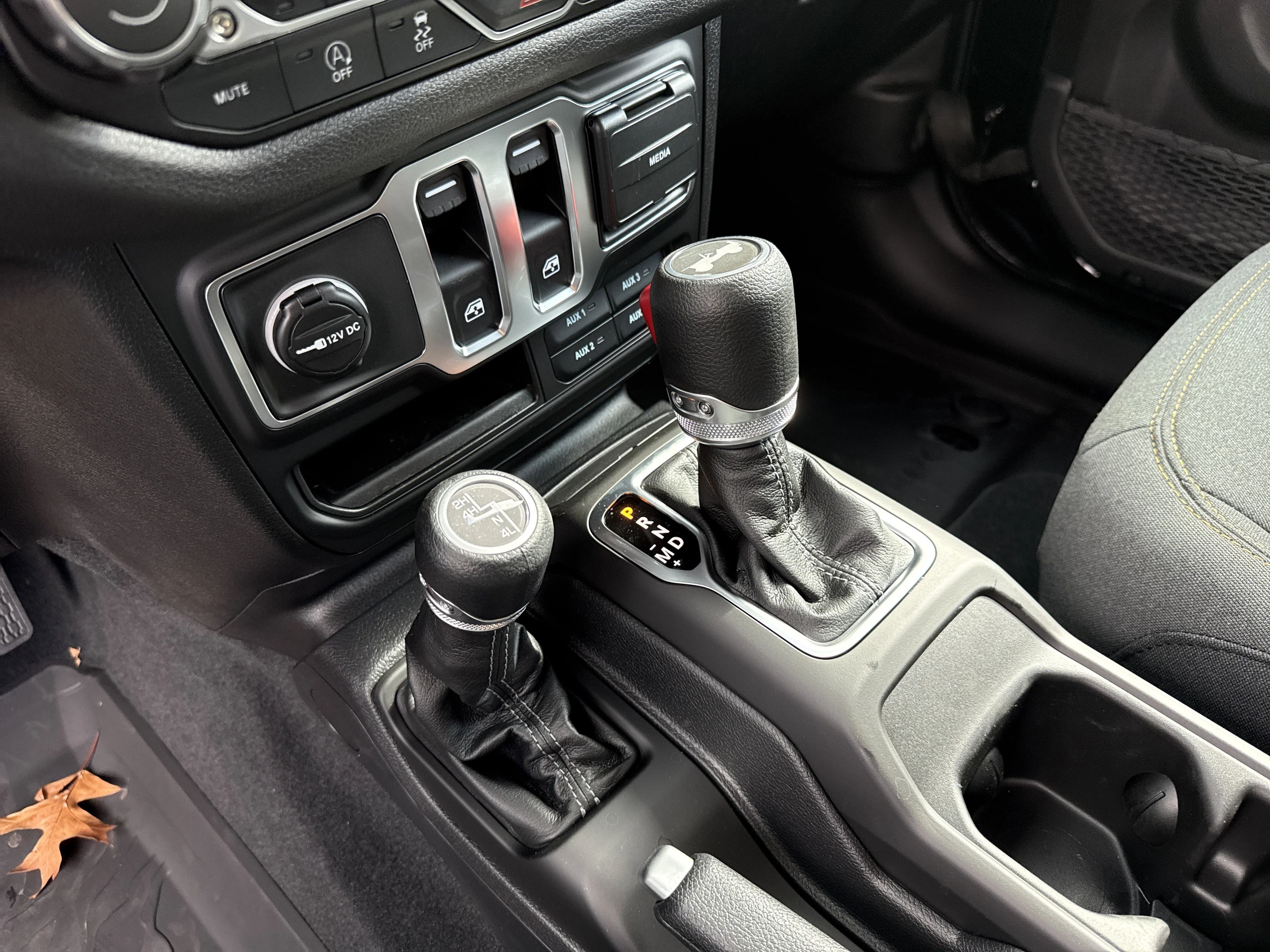 New 2026 Black Clearcoat Jeep Sport S image 27