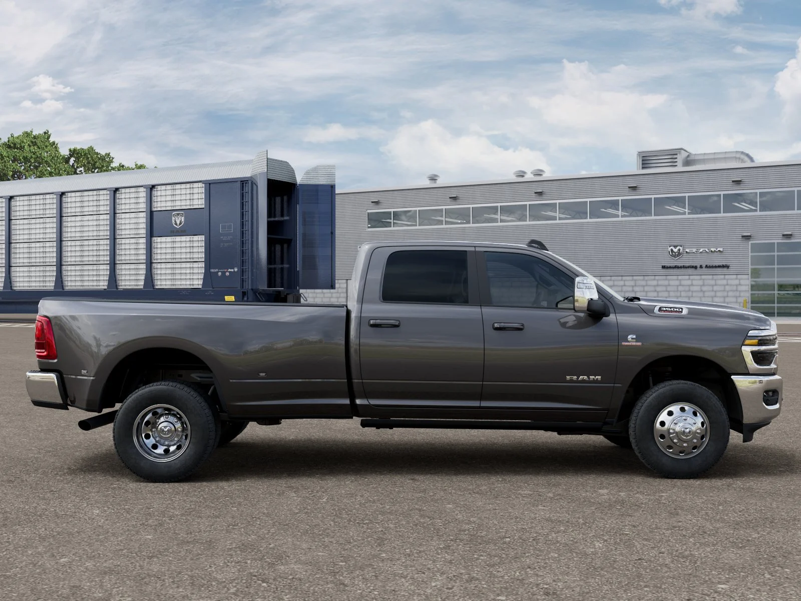 New 2026 Granite Crystal Metallic Clear-Coat Exterior Paint RAM Laramie image 12
